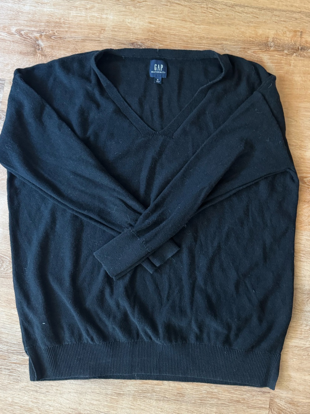 GAP maternity Black linen V-Neck Sweater